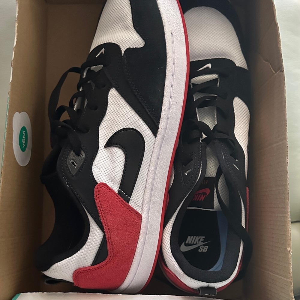 Nike SB Alleyoop Box Label - White, Black, Red